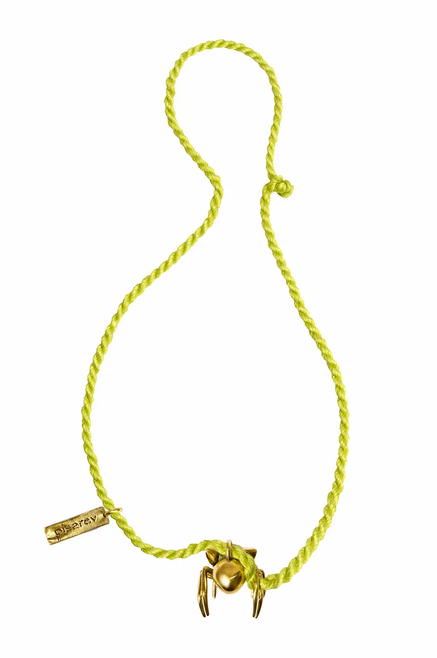 Идеальный выбор для особых случаев, фотосессий и вечерних мероприятий. Сочетайте с лаконичным верхом для создания гармоничного и запоминающегося лука