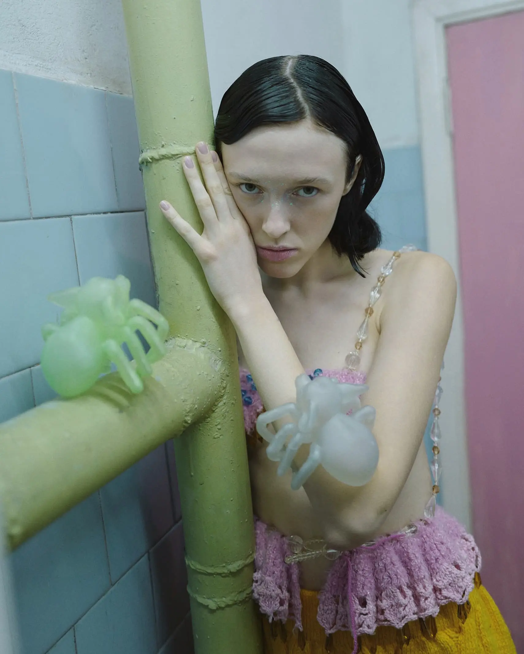 Браслет в виде крупного паука из фотополимерной смолы. Обнимает запястье. Артефакт мира Vereja. Ручная работа. Примерка на Петровке по записи.