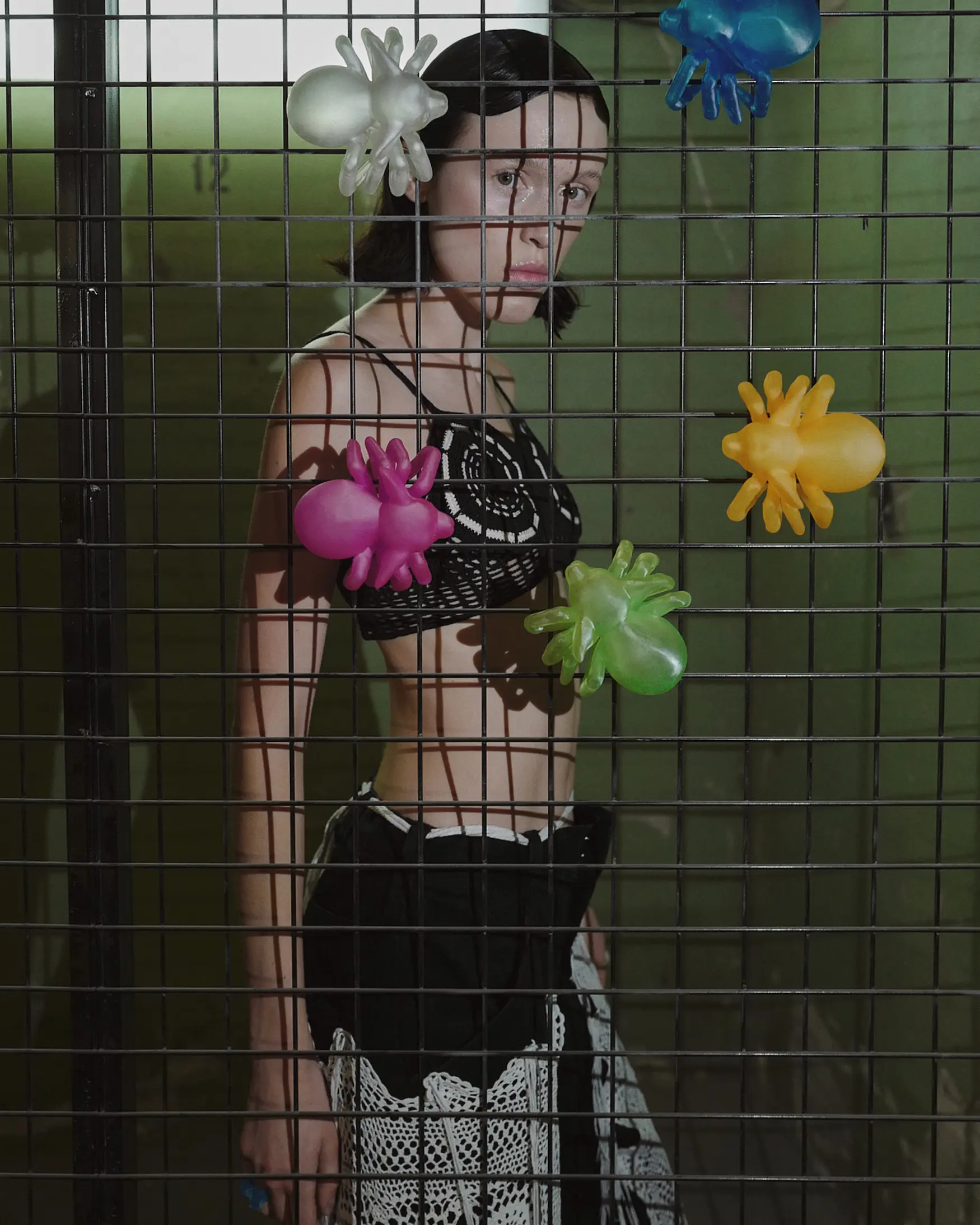 Браслет в виде крупного паука из фотополимерной смолы. Обнимает запястье. Артефакт мира Vereja. Ручная работа. Примерка на Петровке по записи.