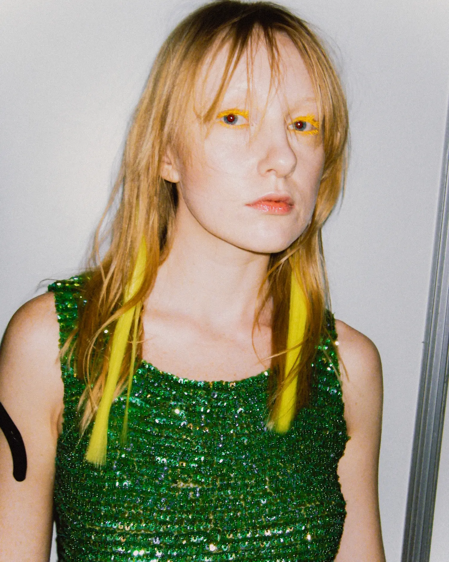 Топ, связанный крючком, украшен пайетками и бисером зелёного оттенка — нашего фирменного и любимого цвета. Единственный в своем роде повтора не будет. Подходит под размер S/M