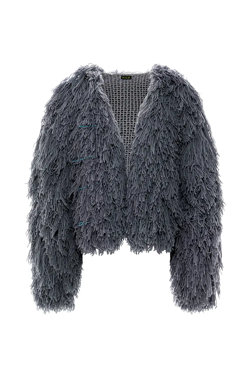 Изделие подходит для весенне-летней погоды. Очень уютное и эффектное изделие