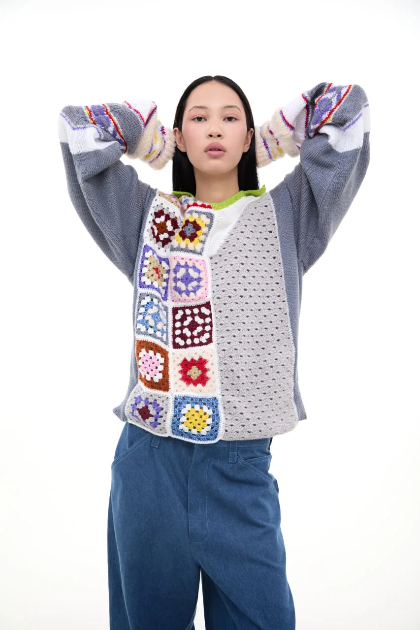 Известный всем бабушкин квардат в новом прочтении. связан крючком и спицами