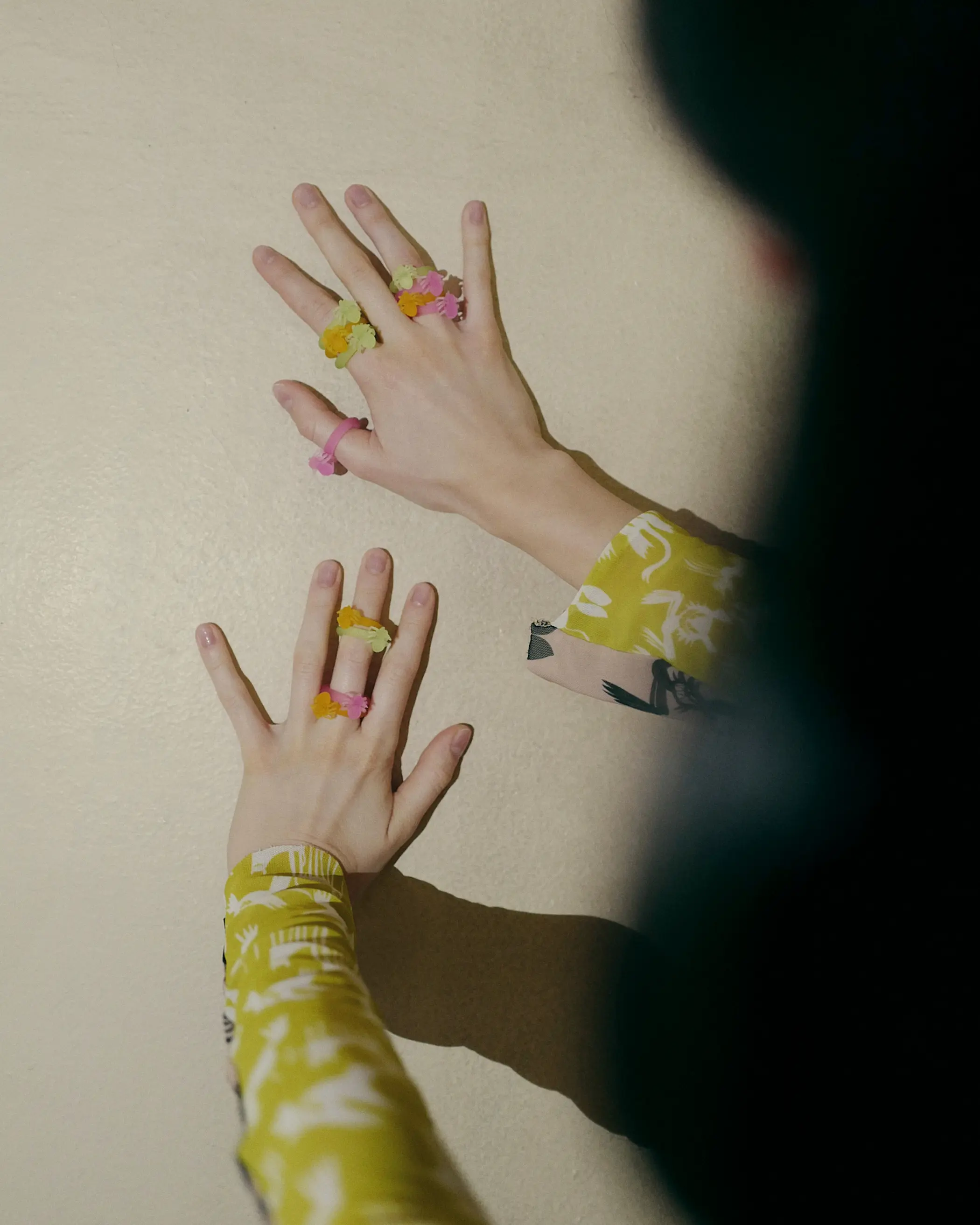 Полупрозрачное кольцо с миниатюрным пауком — "Чихпаук". Ручная работа. Лёгкое, необычное, похоже на игрушку из снов.