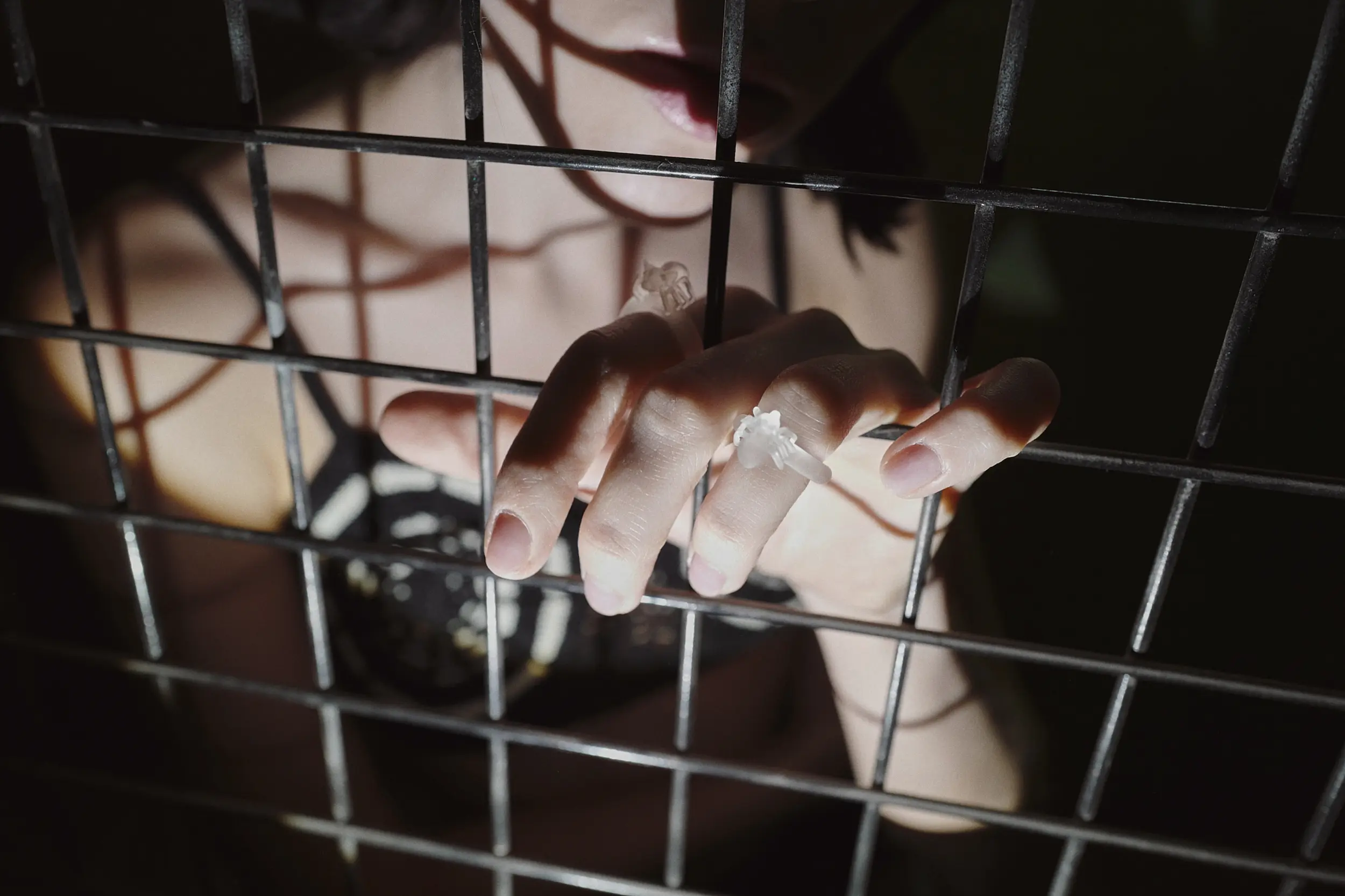 Полупрозрачное кольцо с миниатюрным пауком — \"Чихпаук\". Ручная работа. Лёгкое, необычное, похоже на игрушку из снов.