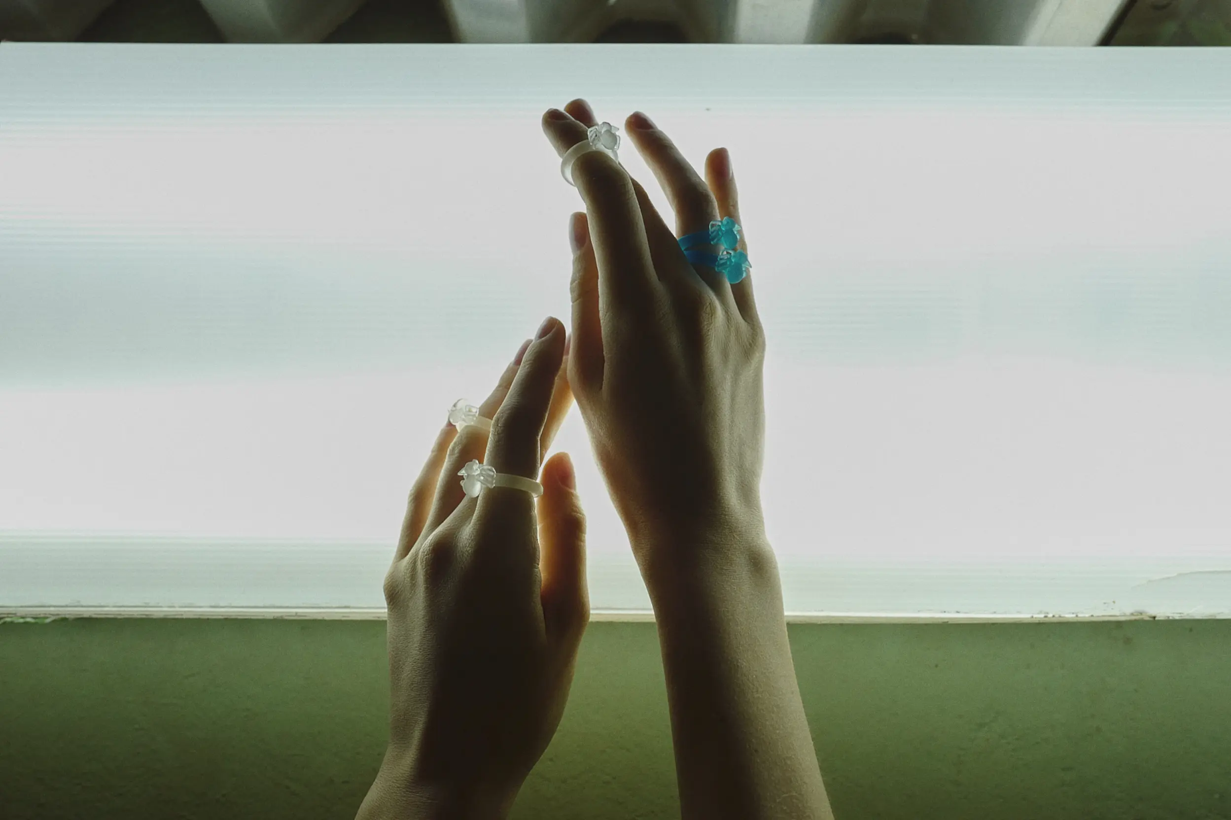 Полупрозрачное кольцо с миниатюрным пауком — \"Чихпаук\". Ручная работа. Лёгкое, необычное, похоже на игрушку из снов.