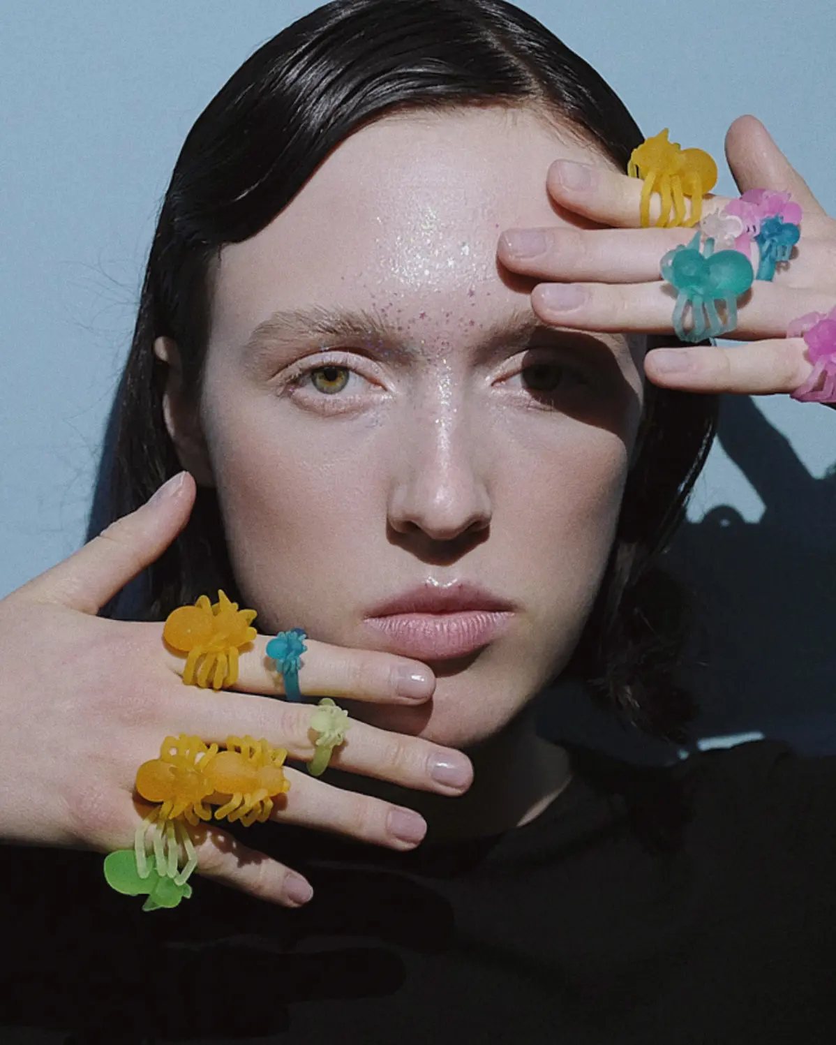 Кольцо в виде прозрачного паука, обнимающего палец.  Артефакт мира Vereja. Ручная работа.